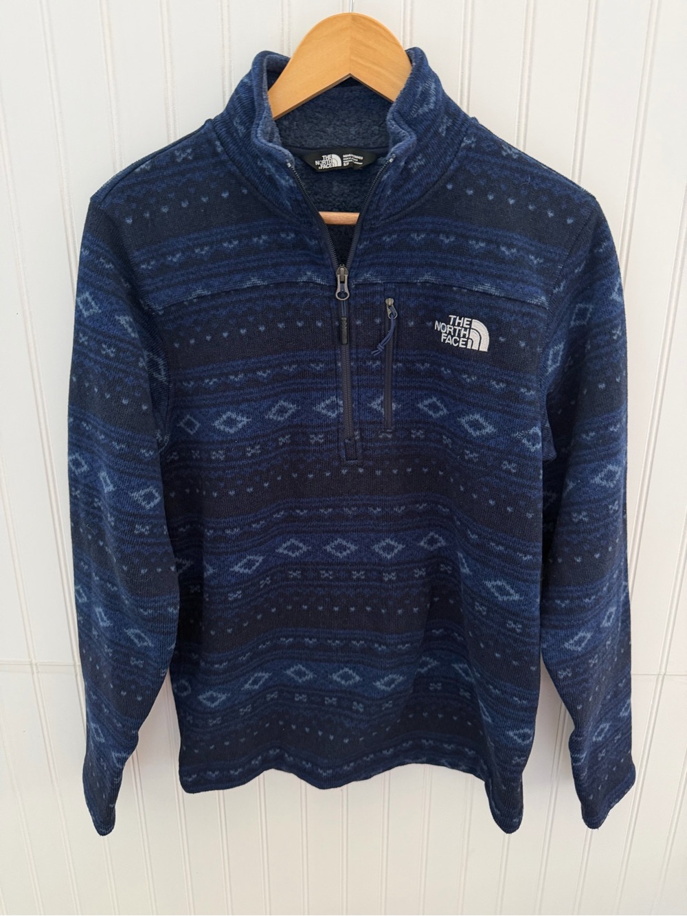 The North Face Men's Navy Patterned Quarter-Zip Fleece Pullover